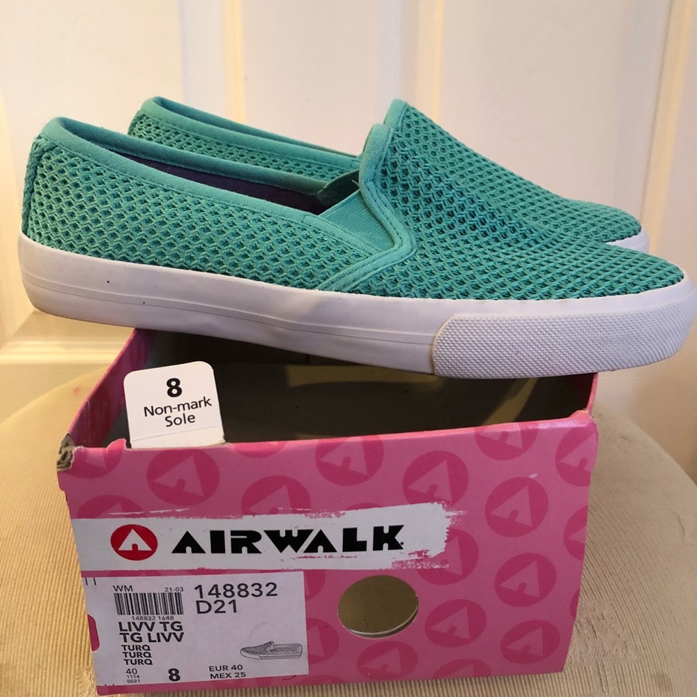 Airwalk slip-on sneakers